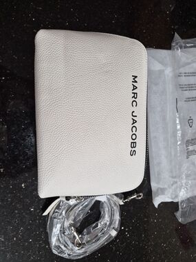 Marc Jacobs White Pebbled Leather Crossbody Bag